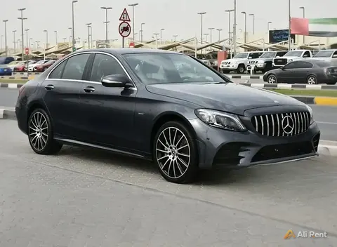 إيجار Mercedes-Benz C300 2021 في دبي