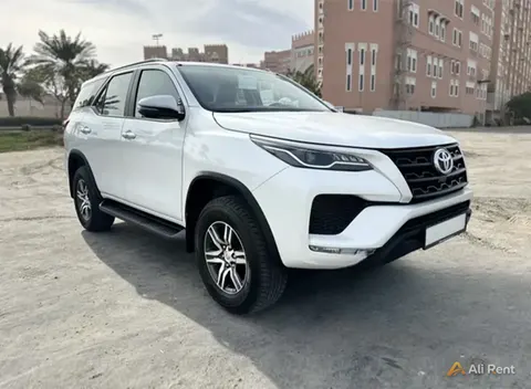 إيجار Toyota FORTUNER 2023 في دبي