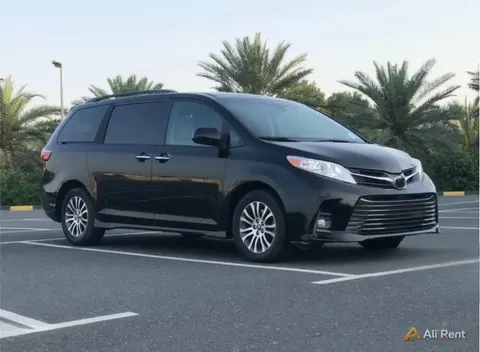إيجار Toyota SIENNA 2020 في دبي