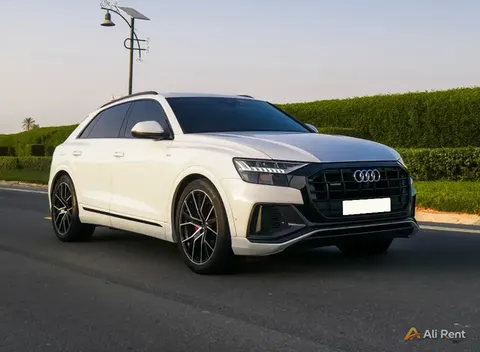 إيجار Audi Q8 2023 في دبي