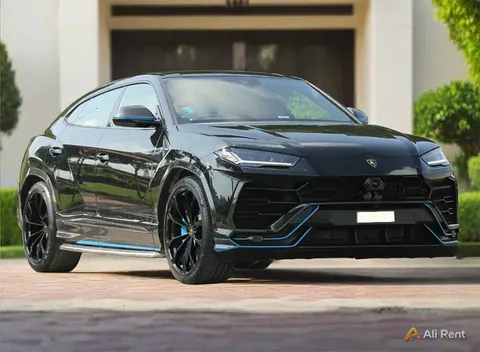 إيجار Lamborghini Urus 2023 في دبي