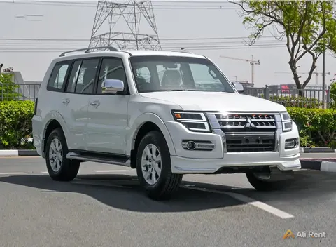 إيجار Mitsubishi PAJERO 2022 في دبي