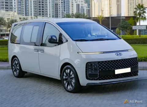 إيجار Hyundai STARIA 9 seater 2024 في دبي