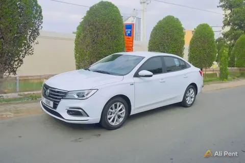 إيجار Mg 5 2025 في دبي