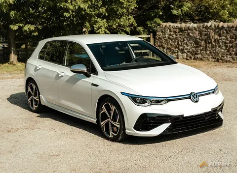 إيجار Volkswagen golf 2023 في إسطنبول