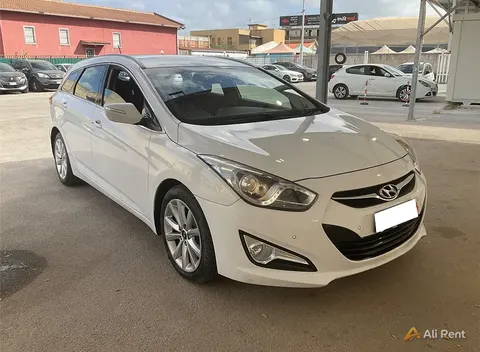 اجاره هیوندای i40 2013 در مسقط