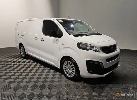 إيجار Peugeot Expert Traveller 2024 في إسطنبول