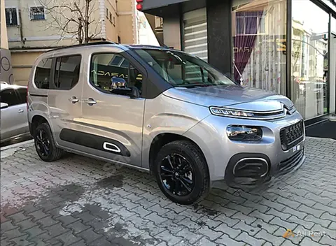 إيجار Citroen BERLINGO 2023 في إسطنبول