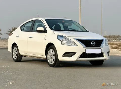 إيجار Nissan Sunny 2023 في دبي