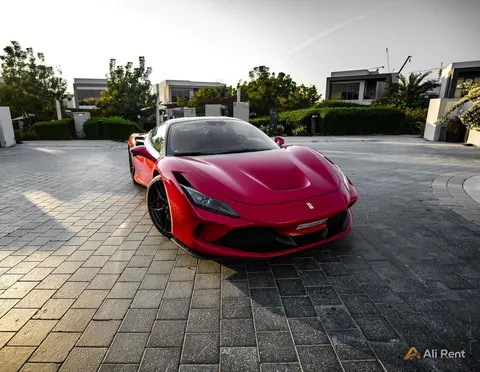 إيجار Ferrari F8 2024 في دبي