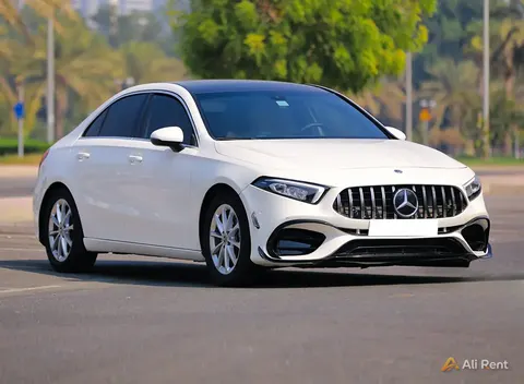 إيجار Mercedes-Benz A 220 2021 في دبي