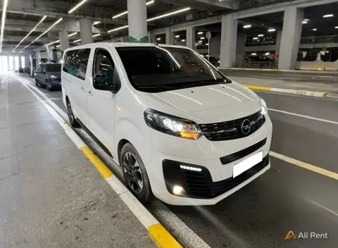 إيجار Opel Zafira 9 SEAT 2024 في إسطنبول