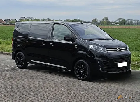 إيجار Citroen jumpy 9 seater 2023 في إسطنبول