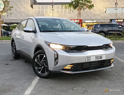 إيجار Kia K3 2025 في دبي