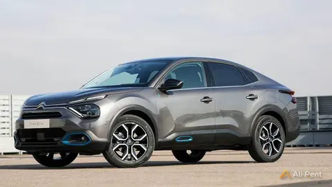 اجاره Citroen C4 X 2024 در استانبول
